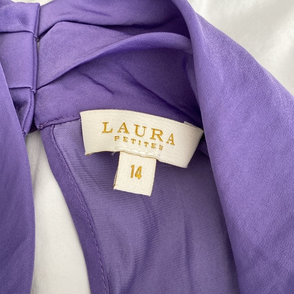 Brand new w/o tags. Laura Petites purple silky sleeveless blouse - Picture 4 of 5
